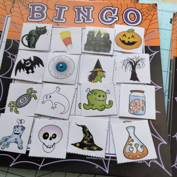 Halloween Bingo Game Party 16 Player Boards Orange Pumpkin Markers - Picture 6 of 6